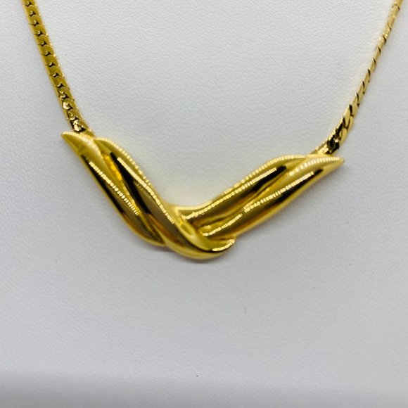Vintage Trifari 16" Golden Snake Chain Necklace - Picture 6 of 9